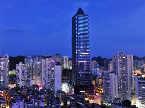 贵州“第一高楼”高521米，面积达230万平方米，成为贵阳新地标