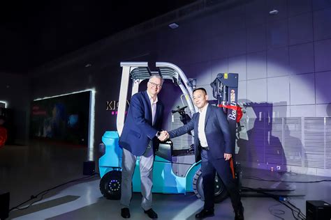2020新款电动叉车报价一吨1.5吨二吨小型电动叉车-郓城创盛环卫设备有限公司