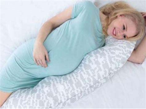 孕妇睡觉会压到宝宝吗 孕期为什么要左侧卧睡觉 _八宝网
