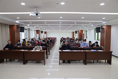 亳州学院召开4月份辅导员工作会议