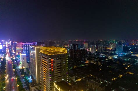 河北邯郸城市夜景灯光航拍摄影图-包图企业站