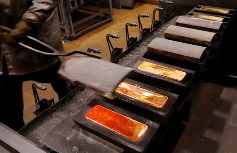 深圳锌合金压铸工厂该如何提高攻牙质量-深圳市华银压铸厂