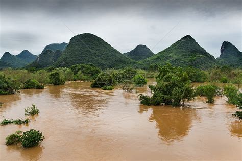 洪水淹没了农田高清图片下载-正版图片600240681-摄图网