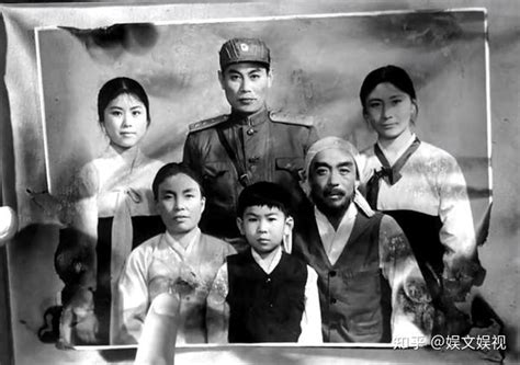 李松竹《打击侵略者》中的地下工作者尹玉图片