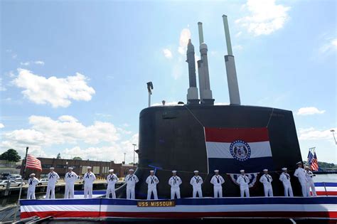 DVIDS - Video - Virginia-class fast-attack submarine USS Missouri (SSN ...
