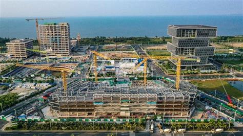 海南银行总部大楼穹顶提升成功，创海南省同类型施工之最__财经头条