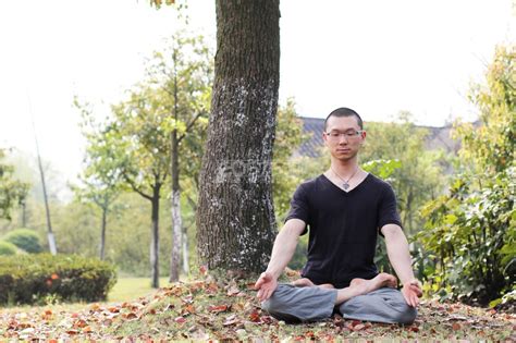 全莲花坐姿图片