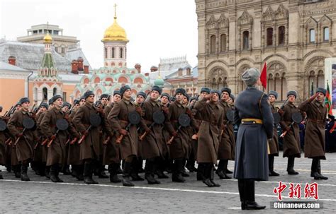 俄罗斯举办红场阅兵纪念1941年红场阅兵