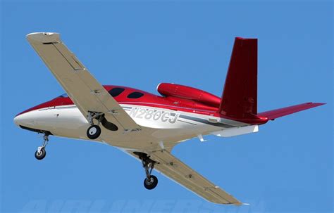 西锐愿景SF50公务机喜获美国FAA认证 – 航旅网