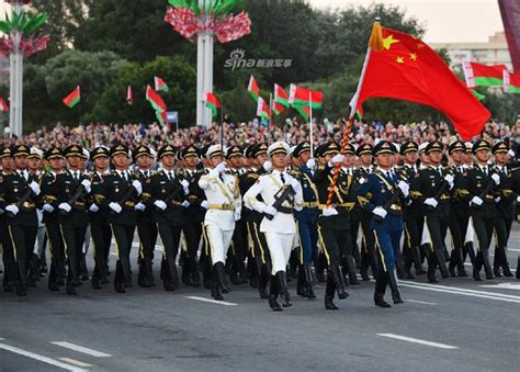 中国三军仪仗队携喀秋莎亮相莫斯科，唱哭俄国军民万人的合唱