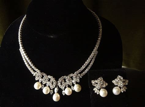 英国戴安娜王妃纪念展览：王妃的珍珠王冠和项链 – 我爱钻石网官网