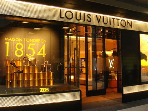 【路易威登(Louis Vuitton)】是什么牌子_Louis Vuitton属于什么档次_路易威登品牌故事_品牌库_风尚中国网