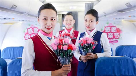比拼新乘务员职业技能 提升南航国际化服务品牌 - 中国民用航空网