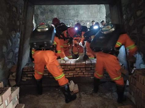 矿业公司2010年第一期兼职矿山救护队员培训班结业-铜川矿务局