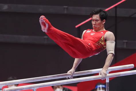 力克奥运冠军成就体操“全能王” 小将张博恒用实力证明自己_新体育网