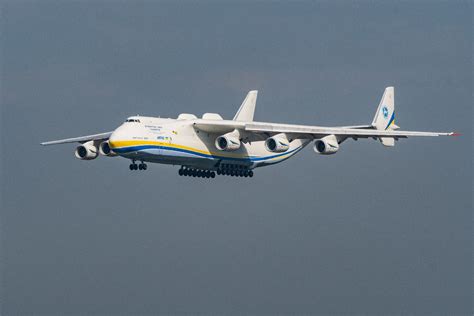 世界上最大的飞机安-225“梦幻”运输机_腾讯视频