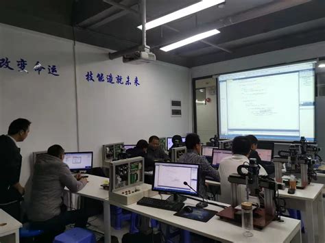 深圳华山编程培训学校-完善的教学体系