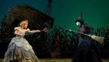 与《剧院魅影》齐名的百老汇音乐剧《魔法坏女巫》下月首度来华|界面新闻 · 文化