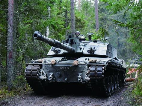 波兰采购250辆最强版美制M1A2坦克，防长放话：能对抗俄罗斯T-14坦克