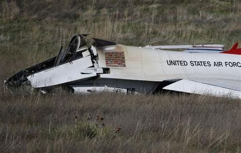 又一架美国飞机坠毁，飞行员和乘客无一生还，向世界发出警告