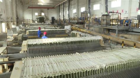 白银集团年产20万吨高导新材料项目开始主体设备安装