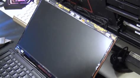 hp笔记本电脑显示屏坏了换一个多少钱-15寸的HP笔记本电脑，屏幕坏了，换屏需要多少钱？