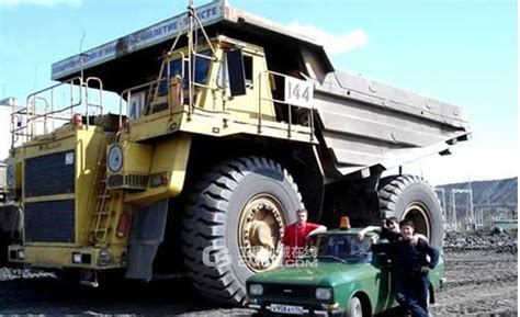 世界上“最大”的卡车，最大载重量达500吨，售价4000万