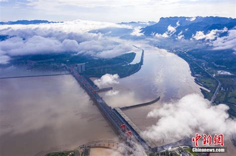 航拍江西鄱阳洪灾现场，多个村庄仍浸泡在洪水中 - 重庆日报