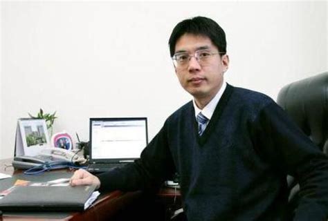 方兴东被称为“博客教父”，互联网实验室创始人、董事长兼CEO