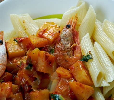 意大利面条加南瓜和虾类意大利面食晚餐文化番茄高清图片下载-正版图片307559482-摄图网