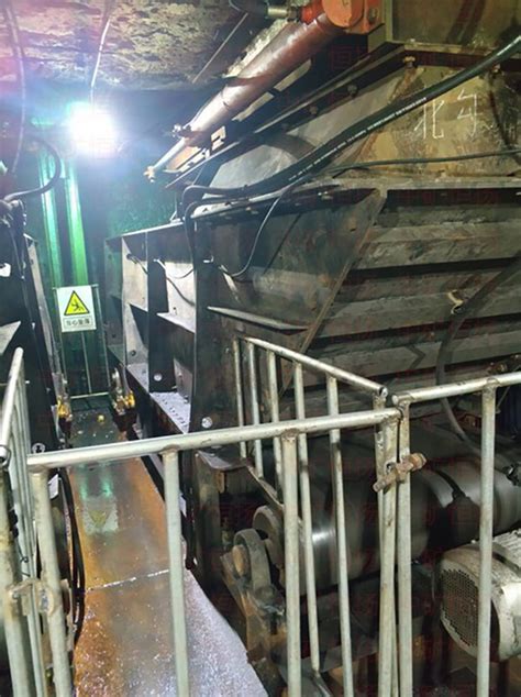 亚洲最深的露天铁矿——鞍山大孤山铁矿露天矿坑 - 巨车杂谈 -巨车网