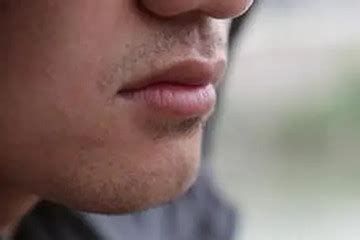 男人嘴唇厚代表什么面相 - 起名网