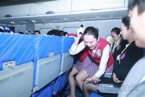 南航新疆客舱部：“蓝天”上与您共庆端午 - 中国民用航空网