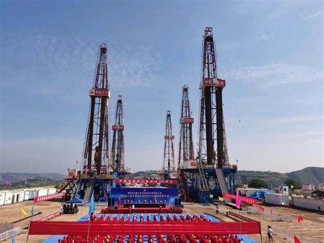 中国最大油气田，扎根西部50年，创造工业奇迹！为国家省下几万亿|油气田|油田|石油_新浪新闻