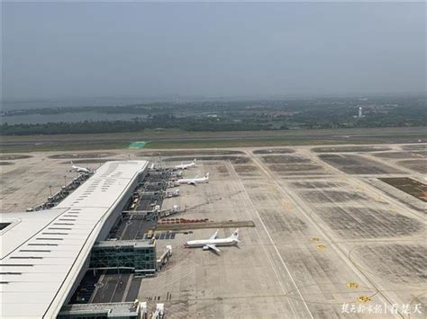 武汉机场客流加快恢复 双节期间旅客吞吐量达52万人次_航空要闻_资讯_航空圈