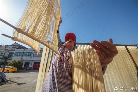 走到哪里都忘不了家乡的味道，安徽六安苏埠镇传统手工挂面制作👏_新浪新闻