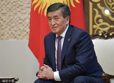环球 _ 别墅遭特种部队强攻，吉尔吉斯斯坦前总统阿塔姆巴耶夫遭抓捕