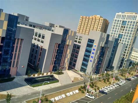 重点建设两大特色平台 湘江智能获批2022年湖南省科技企业孵化器 - 园区风采 - 新湖南