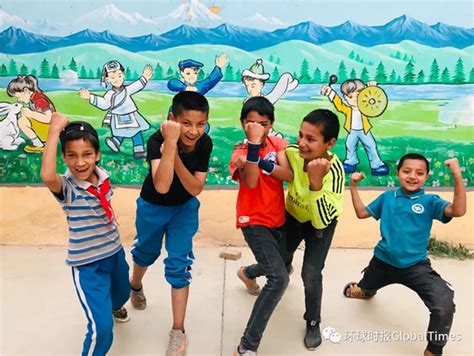 新疆孩子的花样儿童节