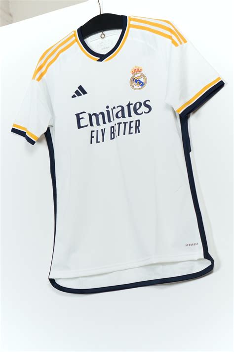 皇家马德里2016-17赛季第二客场球衣发布 - 球衣 - 足球鞋足球装备门户_ENJOYZ足球装备网