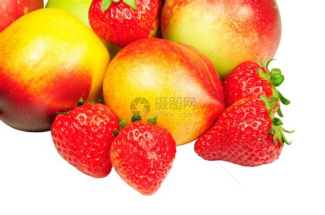 桃熏草莓的特点 桃熏草莓苗种植技术_果实