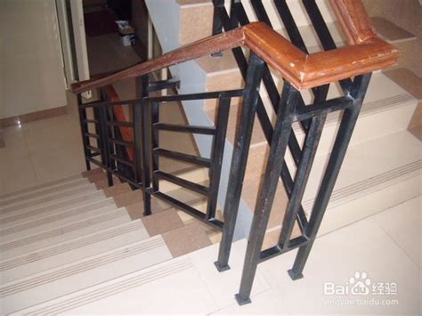 楼梯扶手的高度规范标准 - 装修知识 - 九正家居网