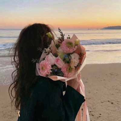阳光温柔鲜花女生头像