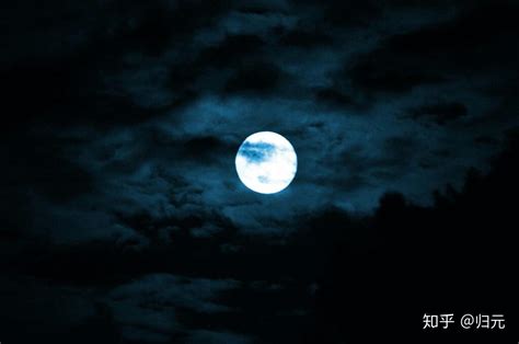 古朗月行月亮比作什么 古朗月行把月亮称作什么 - 天奇生活