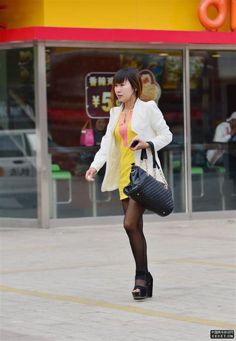 济南街拍的一组美腿妹子们 - 中国娱乐资讯网CECET.CN