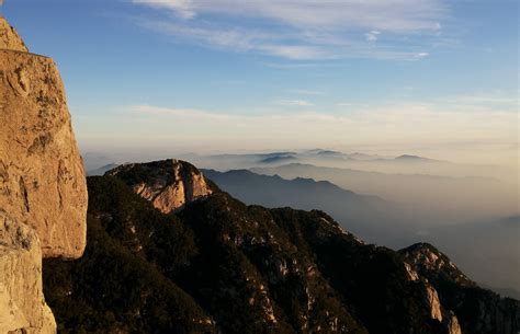 “五岳之首”泰山，看日出和看风景哪个划算？暑期泰山旅游攻略_登山_云海_体力