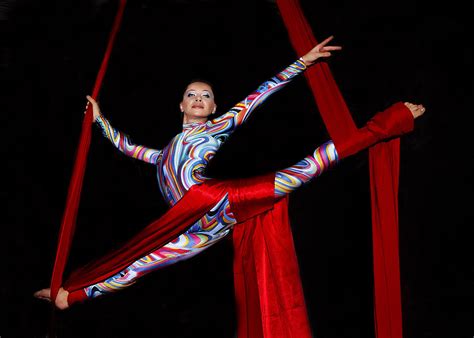 Florida Memory - Circus employees performing an acrobatic balancing act ...
