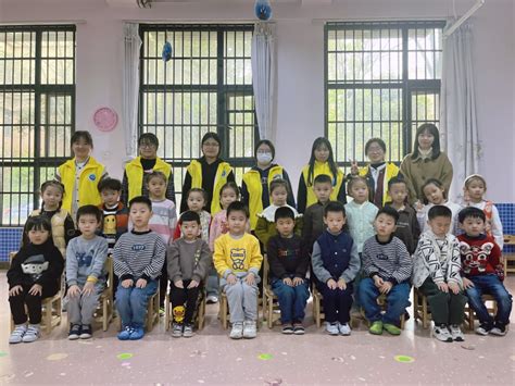 外语学院走进七彩阳光幼儿园开展志愿服务进社区活动-河南开封科技传媒学院