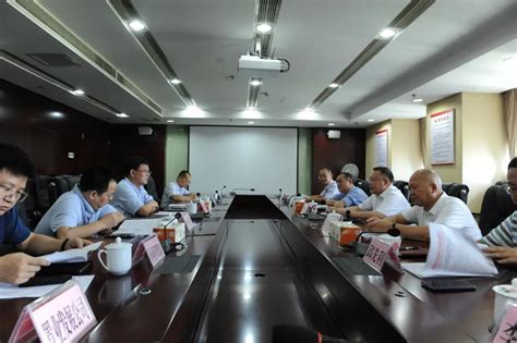 湖南高速集团与张家界市政府开展工作会商