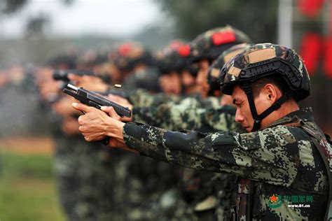 云南武警特战队员热带丛林实战化训练锻造反恐尖兵